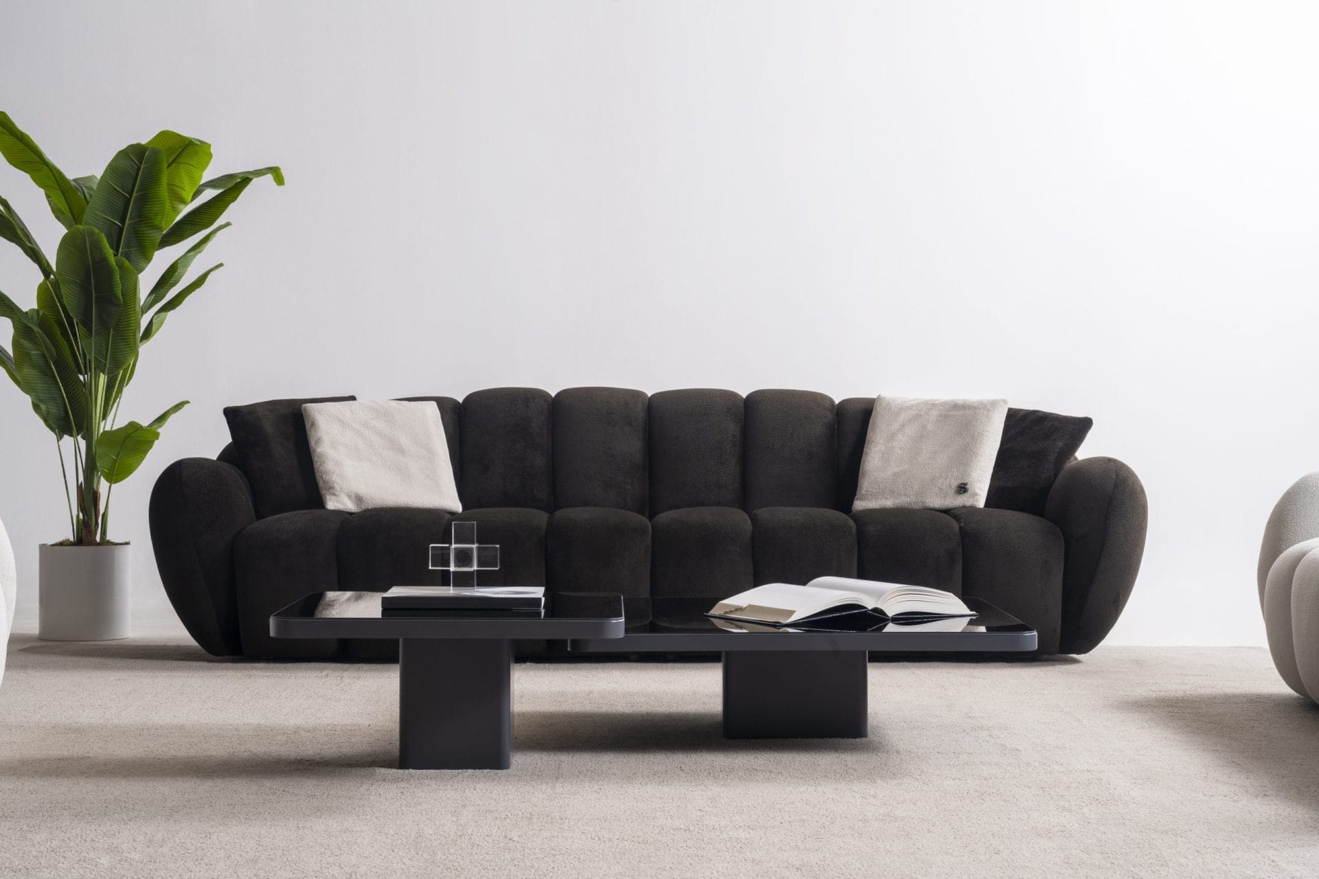 Zestaw Wypoczynkowy Luxury Channeled – sofa 5-osobowa (305 cm), sofa 3-osobowa (245 cm), fotel (110 cm) - obrazek 13