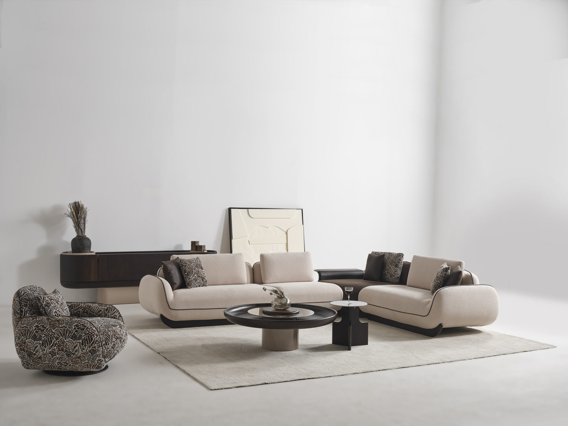 Sofa 4-Osobowa SIENA – szerokość 290 cm, konfiguracja modułowa 130 cm + 160 cm, ciemny cokół z efektem lewitacji - obrazek 6