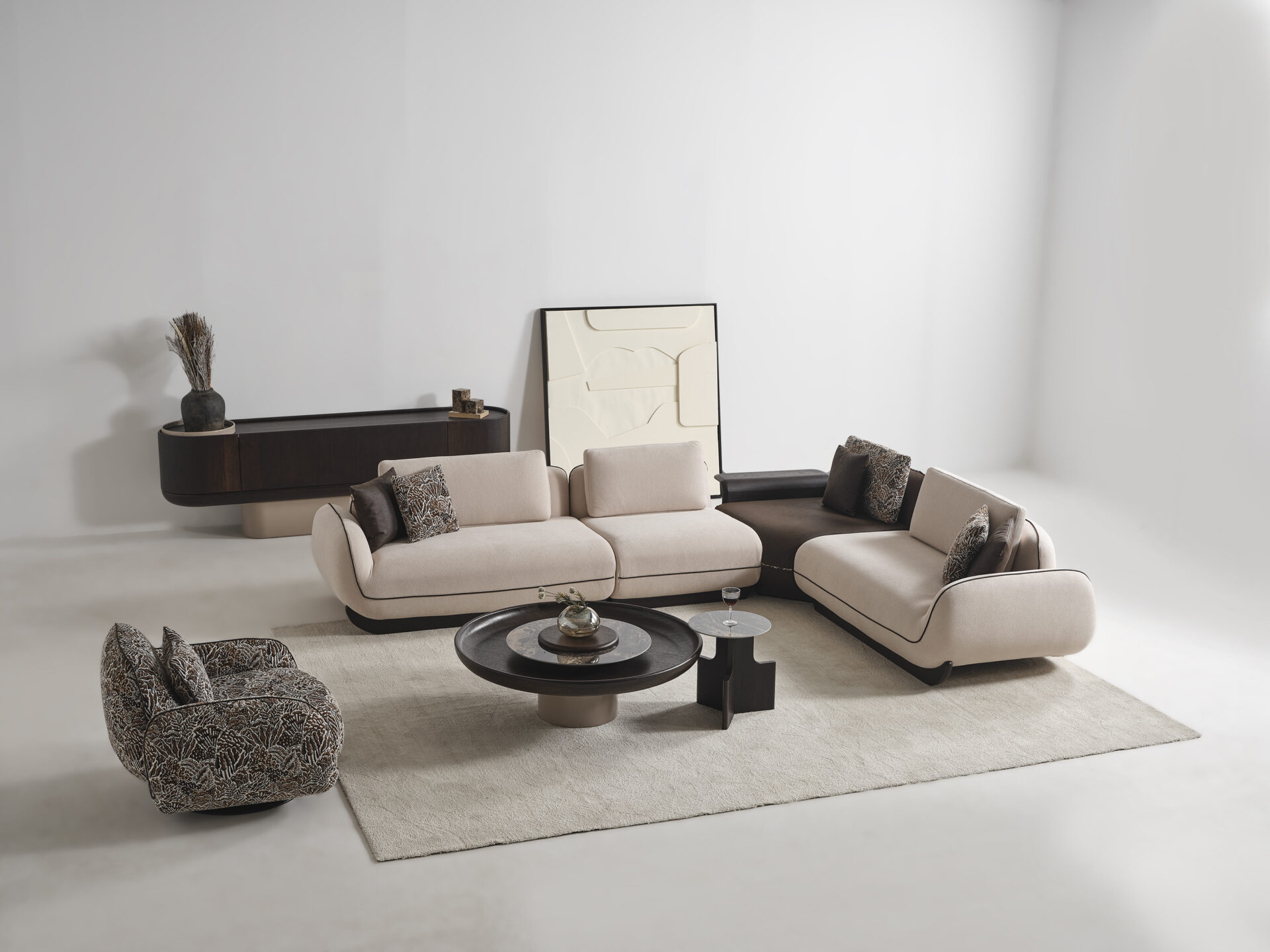 Sofa 4-Osobowa SIENA – szerokość 290 cm, konfiguracja modułowa 130 cm + 160 cm, ciemny cokół z efektem lewitacji - obrazek 2